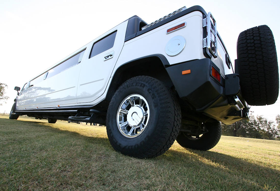 Mr Hummer H2 White Stretch Hummer
